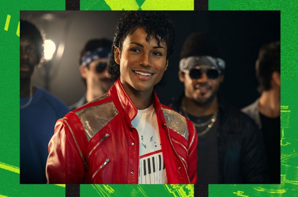 Jaafar Jackson caracterizado como Michael Jackson en una escena de la película biopic