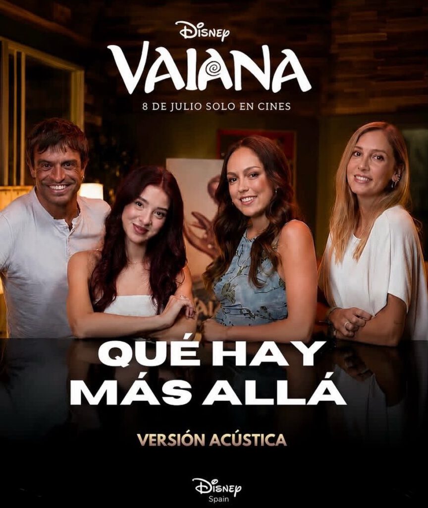 María Parrado, Cristina Lora, Nuria Casas y Manu Guix interpretando la canción de Vaiana al piano