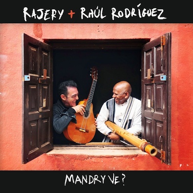 Rajery y Raúl Rodríguez tocando la valiha y el tres
